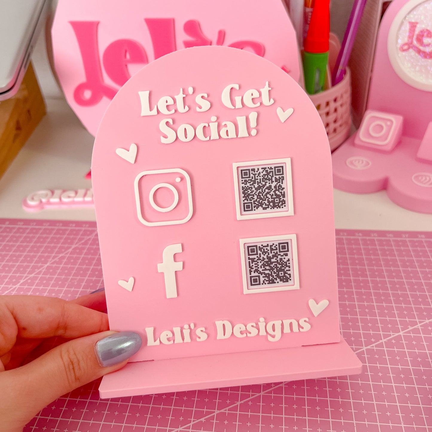 Display Social Media 3D